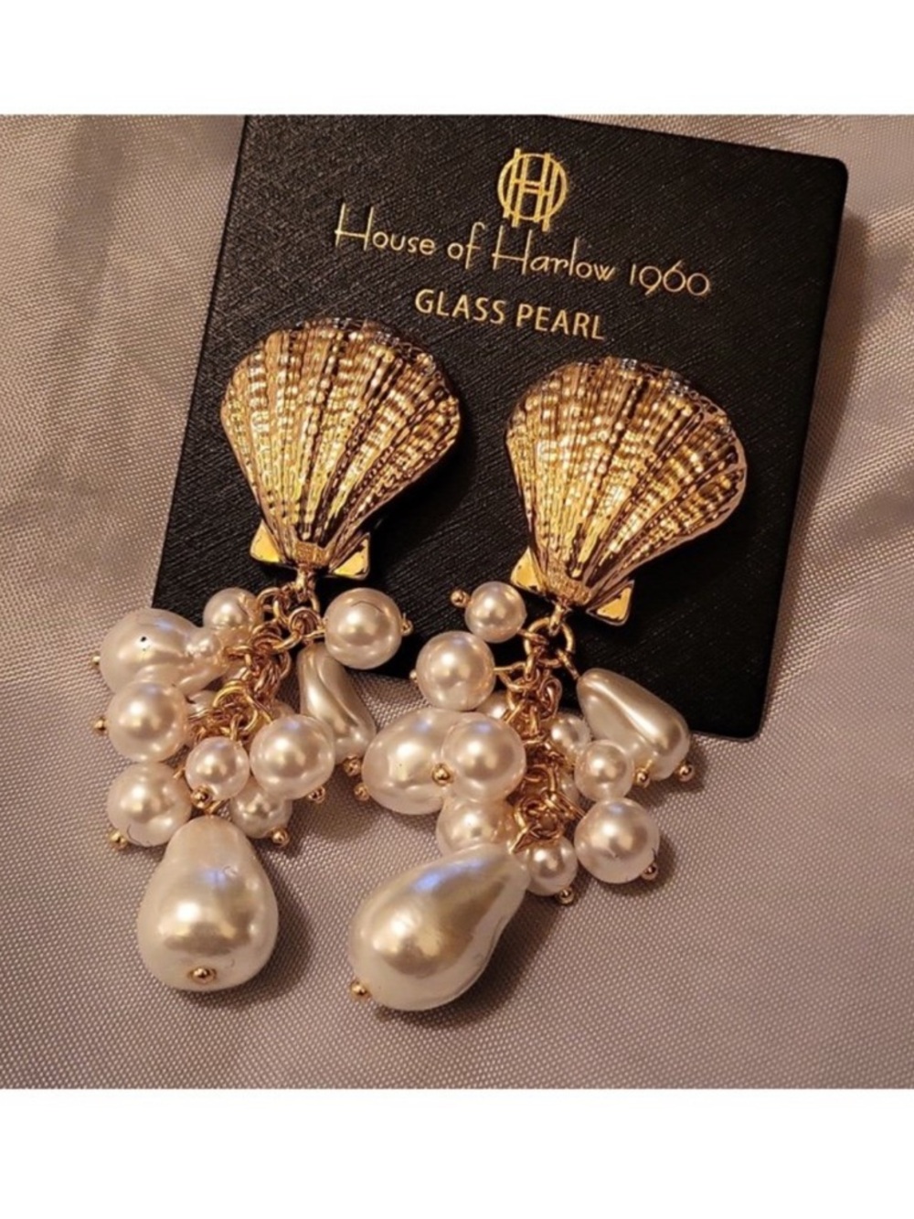 House of Harlow 1960 Shell and Glass Pearl Earrings - Picture 1 of 2